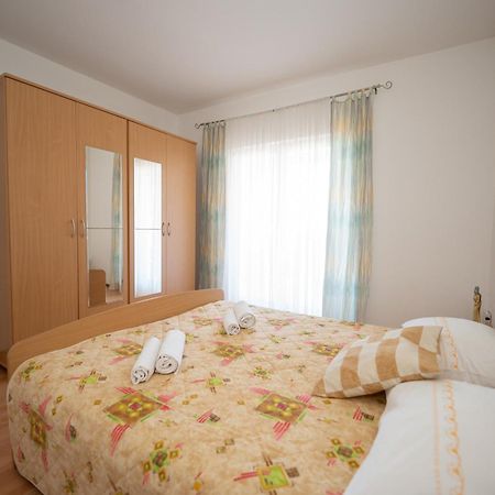 Apartments Biserka Novalja Kültér fotó