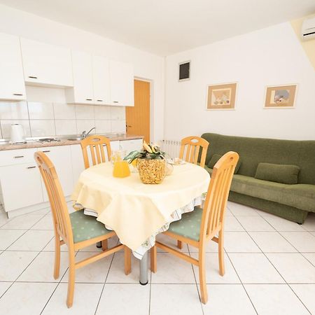 Apartments Biserka Novalja Kültér fotó