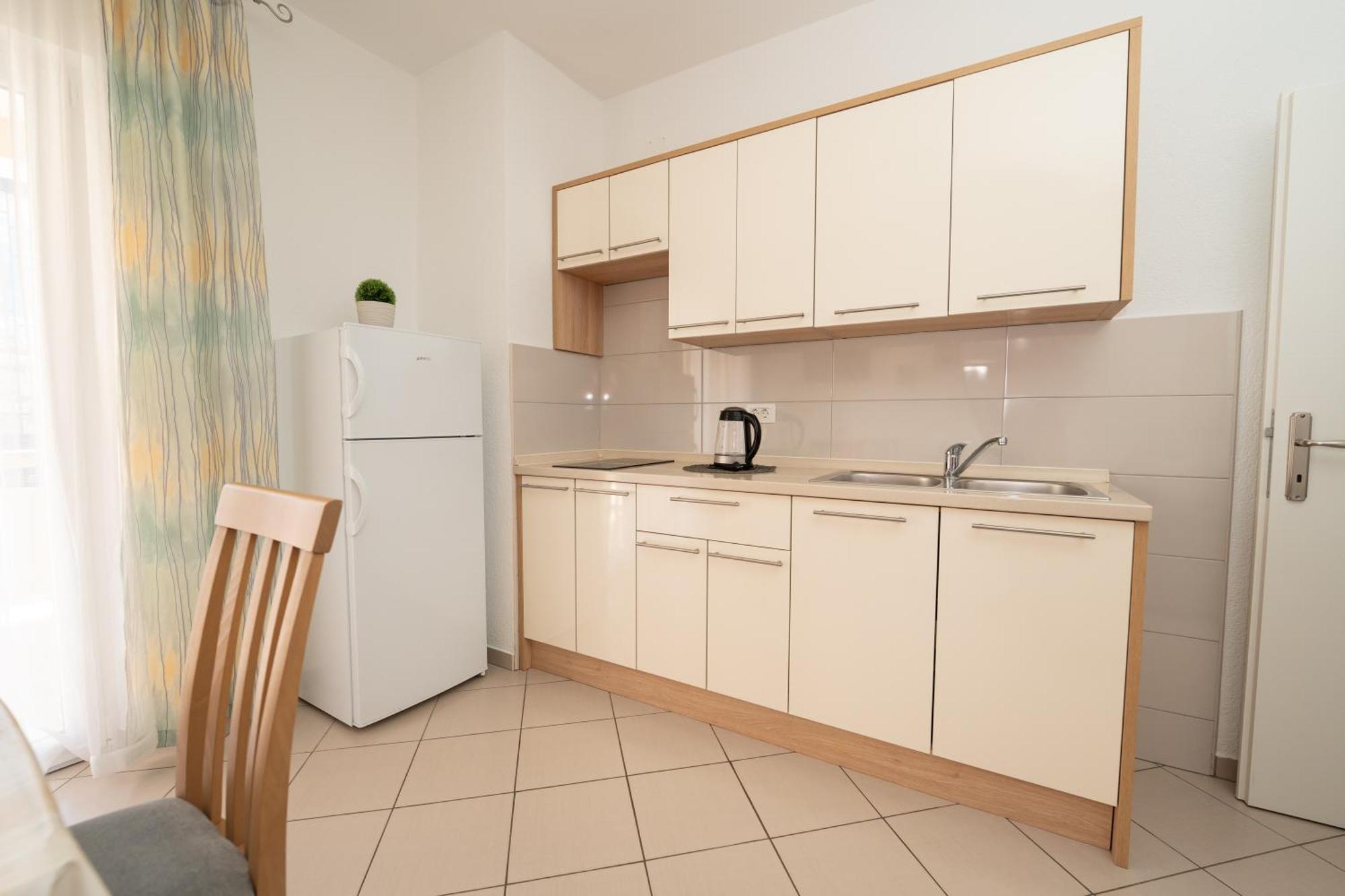 Apartments Biserka Novalja Szoba fotó