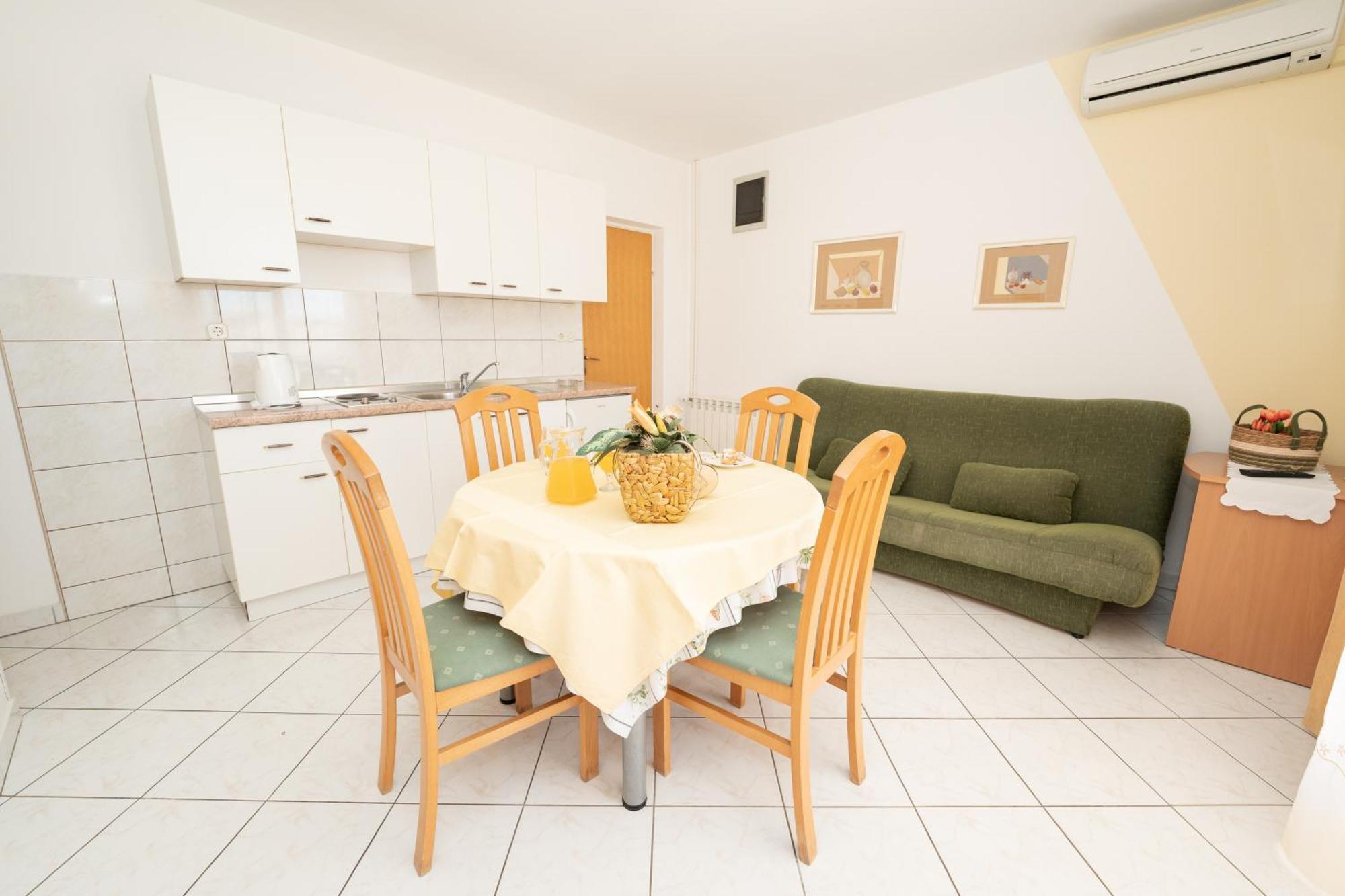 Apartments Biserka Novalja Kültér fotó