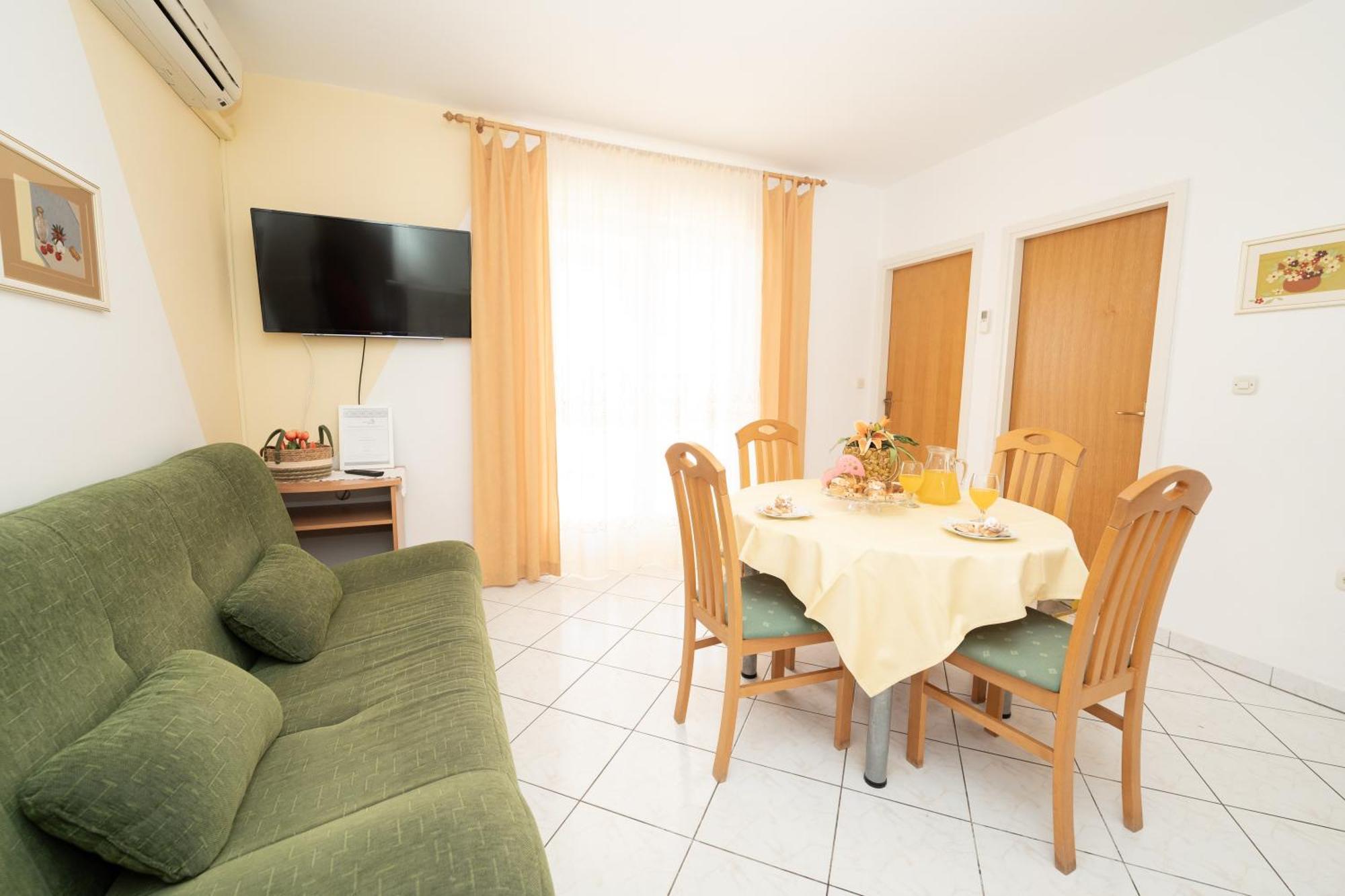 Apartments Biserka Novalja Szoba fotó