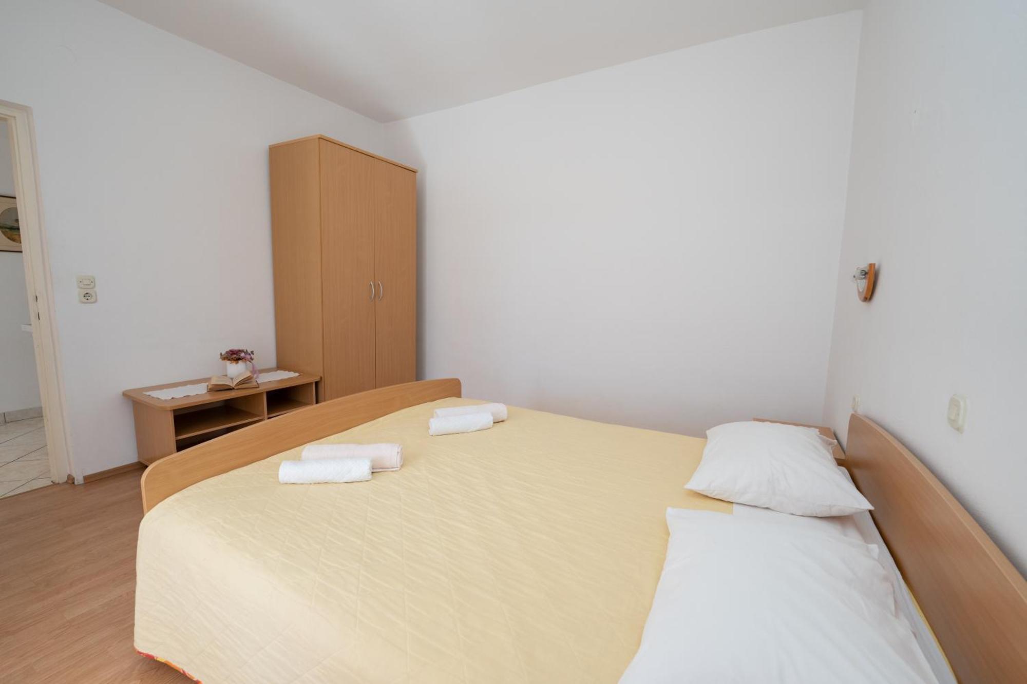 Apartments Biserka Novalja Szoba fotó